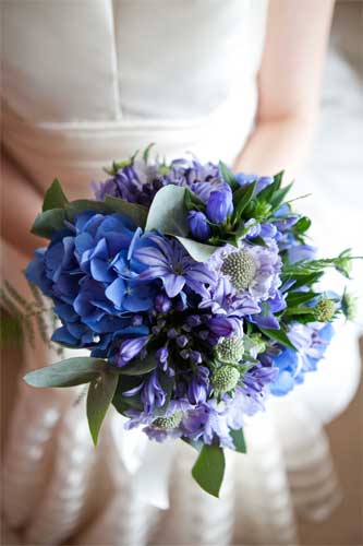 01 Precioso ramo de novia con flores azules
