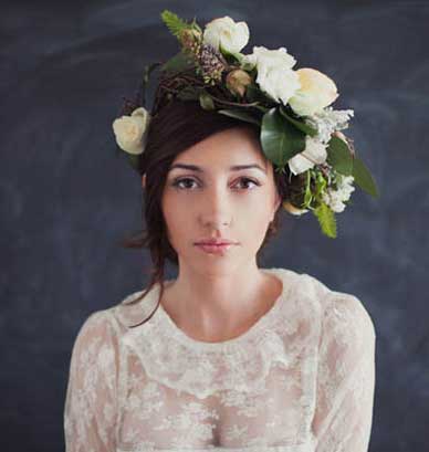 Peinado con flores para novia
